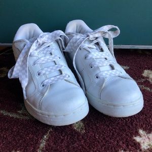 White Heelys Size 7 (Big Girl)